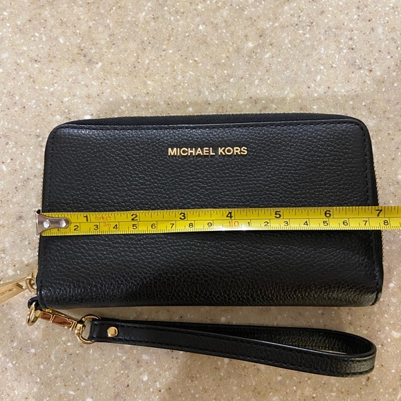 Michael Kors Jet Set Multifunction Phone Wristlet Pebbled Leather - Picture 5 of 5